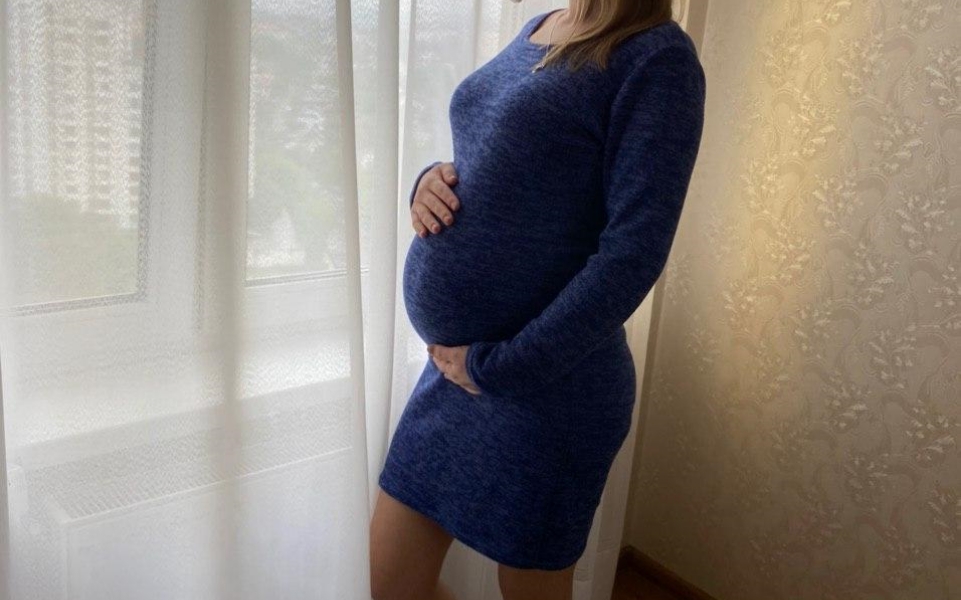 Diventare una madre surrogata comporta un ampio screening medico per un certificato di buona salute e alcuni requisiti elencati di seguito